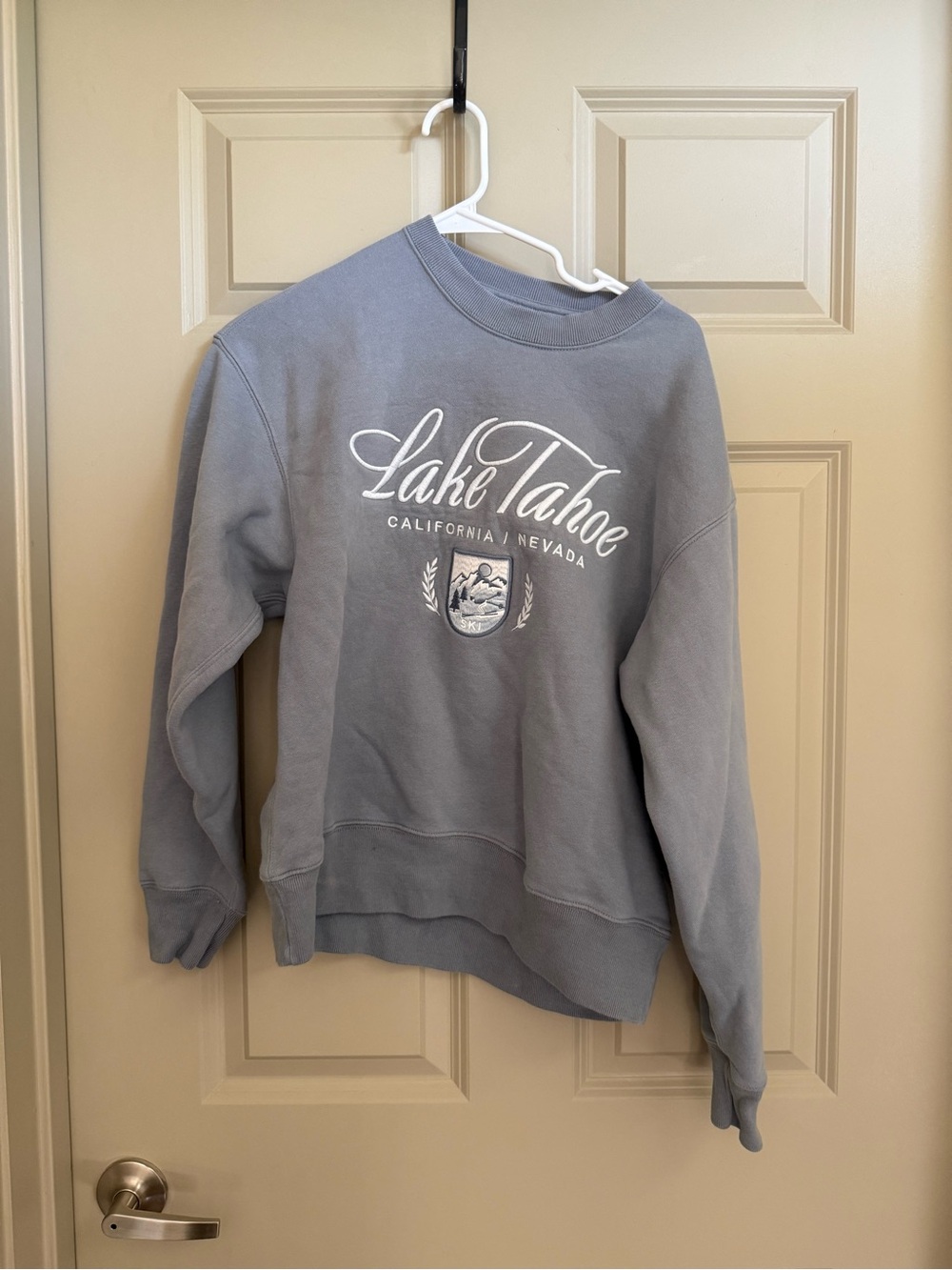 Abercrombie & Fitch Lake Tahoe Gray Crewneck Sweatshirt